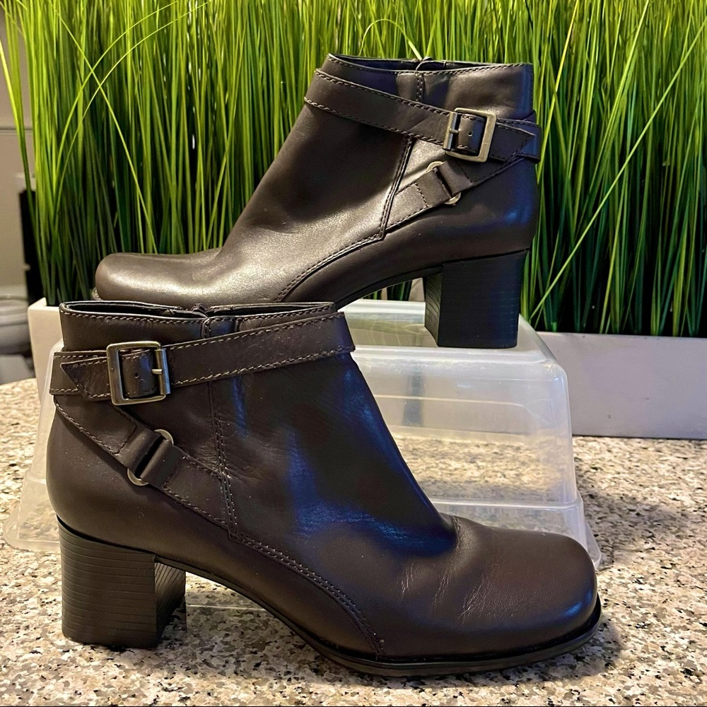 New Brown Sz 8 Genuine Leather Short Boot Straps & Buckle accents Size 8